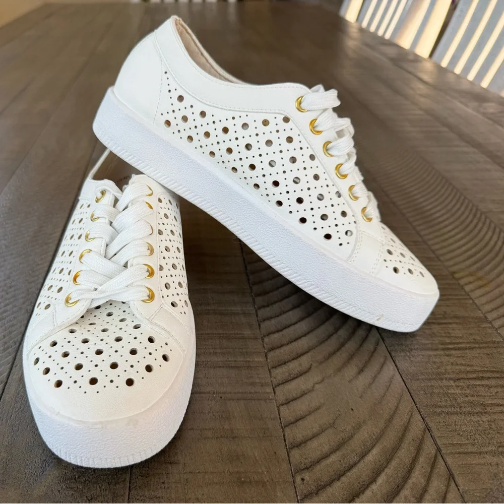 Dolce Vita - DV Adela Perforated Sneakers Women's Size 7 (NWOT)